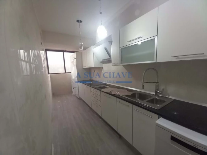 Apartamento T4 para Venda em Costa da Caparica Foto 12