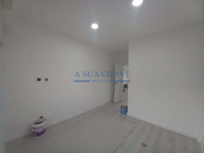 Apartamento T4 para Venda em Costa da Caparica Foto 24