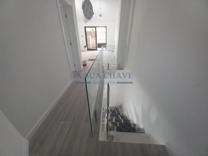 Apartamento T4 para Venda em Costa da Caparica Foto 45