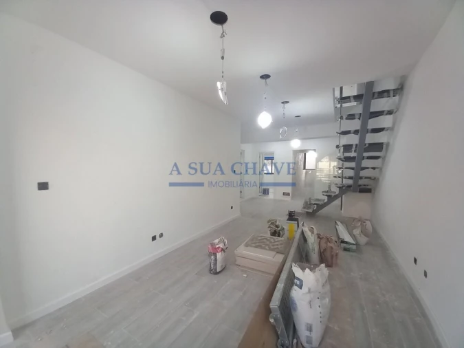 Apartamento T4 para Venda em Costa da Caparica Foto 9