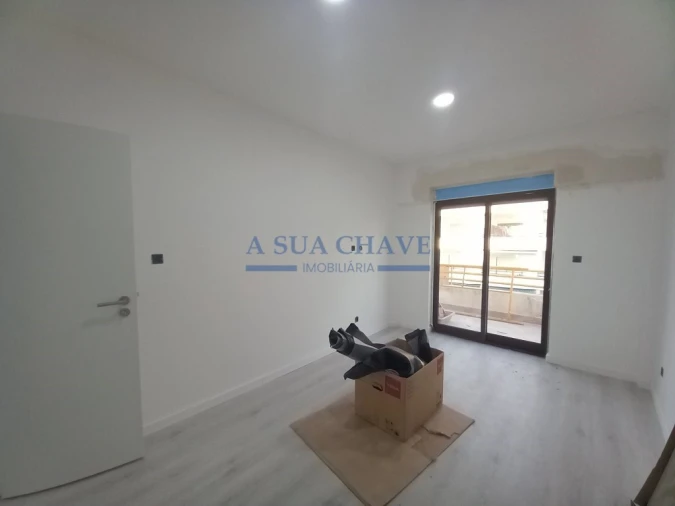 Apartamento T4 para Venda em Costa da Caparica Foto 18