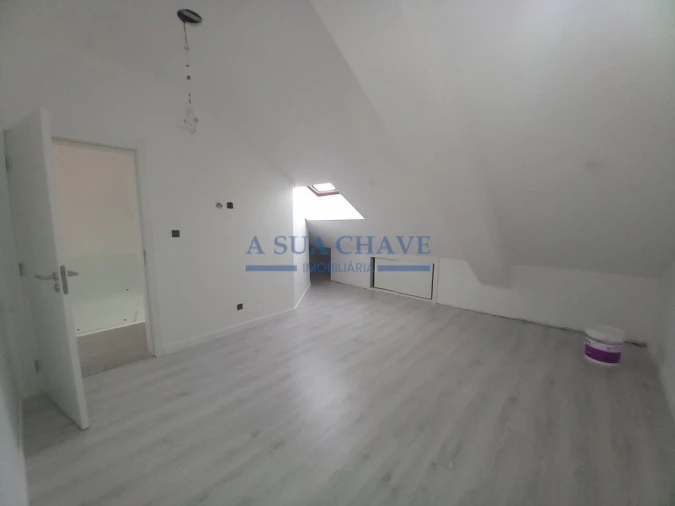 Apartamento T4 para Venda em Costa da Caparica Foto 30