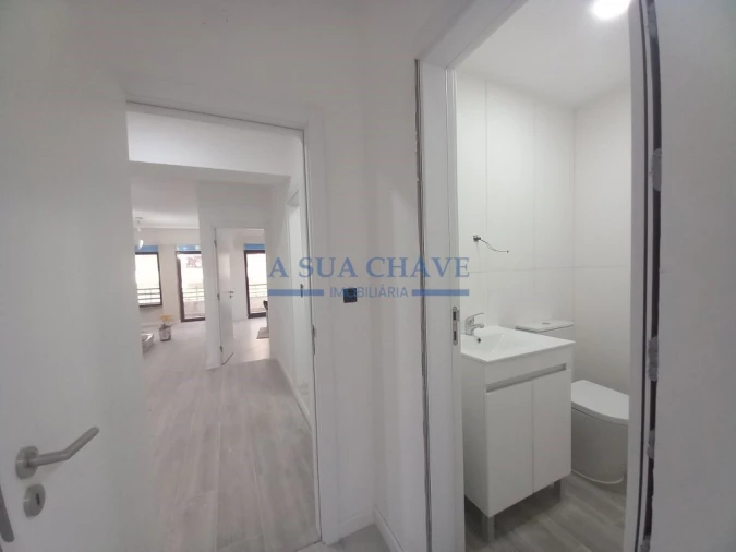 Apartamento T4 para Venda em Costa da Caparica Foto 25