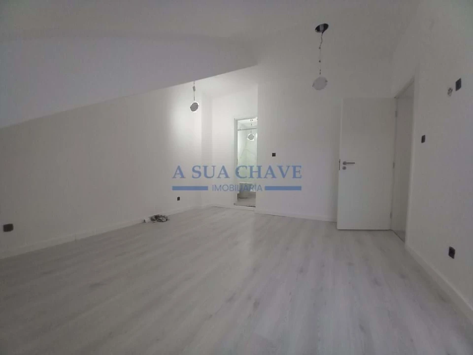 Apartamento T4 para Venda em Costa da Caparica Foto 33