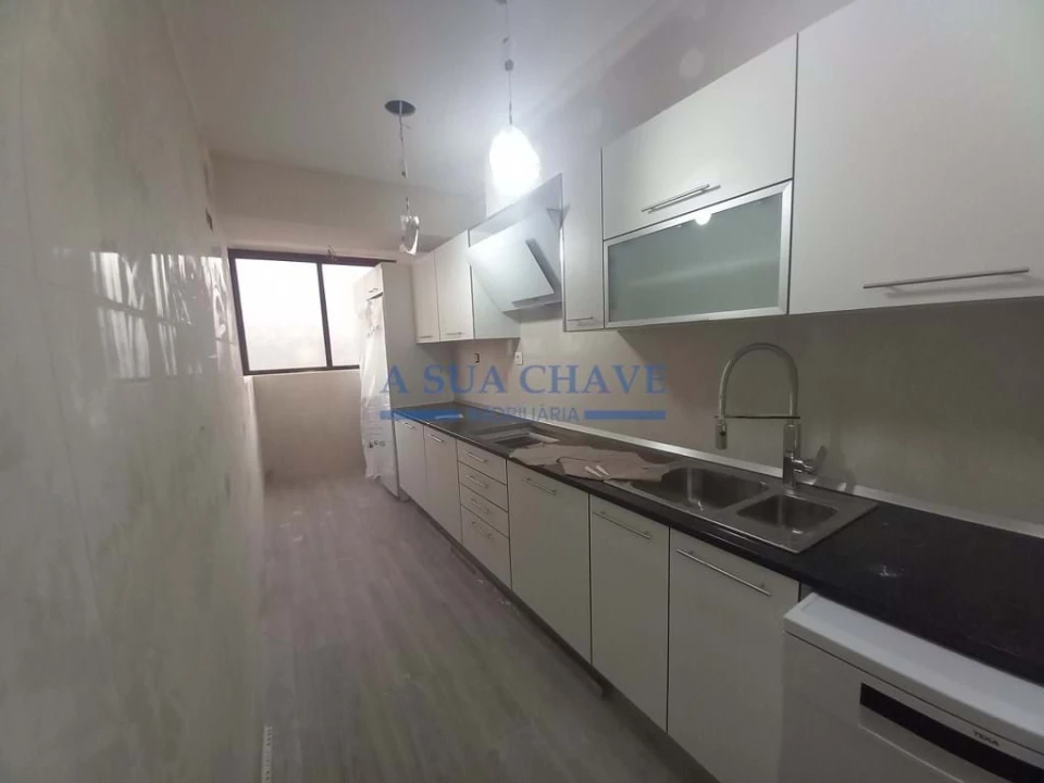 Apartamento T4 para Venda em Costa da Caparica Foto 12