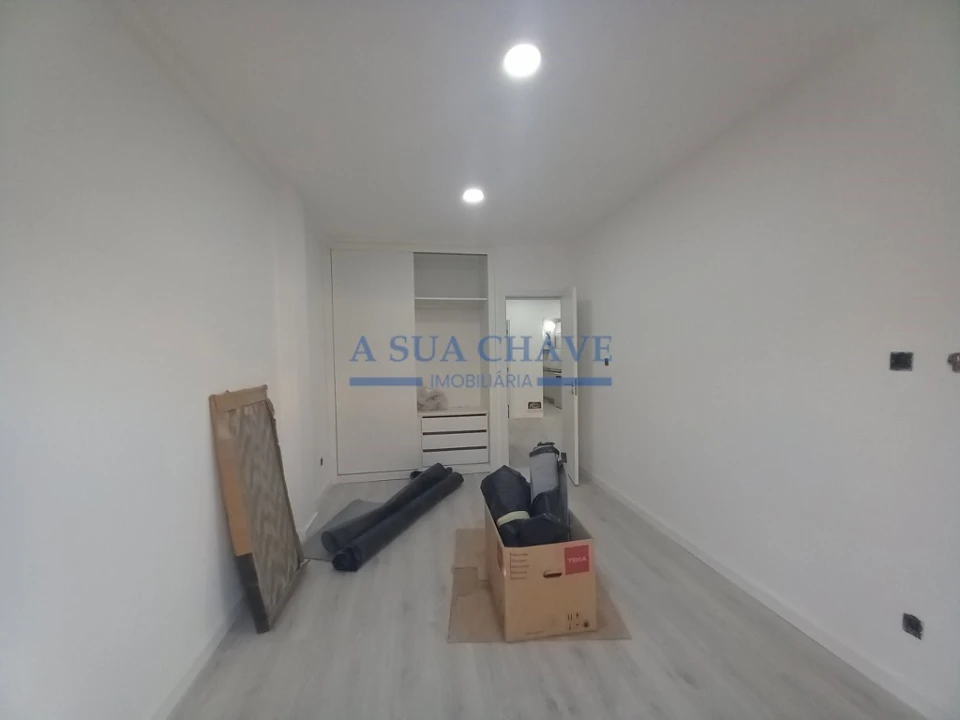 Apartamento T4 para Venda em Costa da Caparica Foto 19