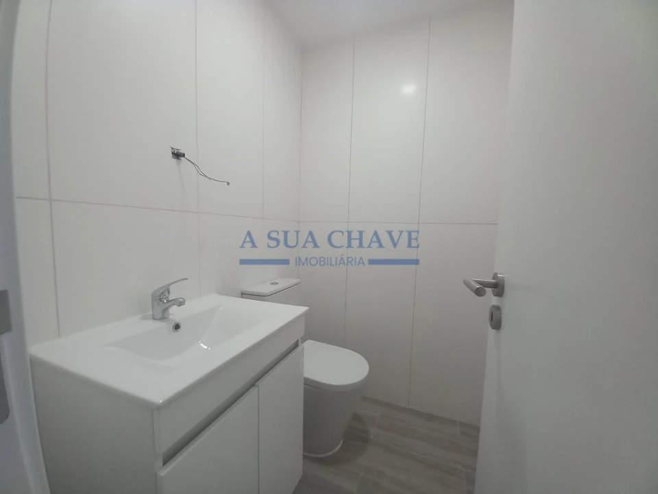 Apartamento T4 para Venda em Costa da Caparica Foto 26