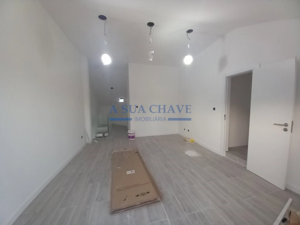 Apartamento T4 para Venda em Costa da Caparica Foto 41
