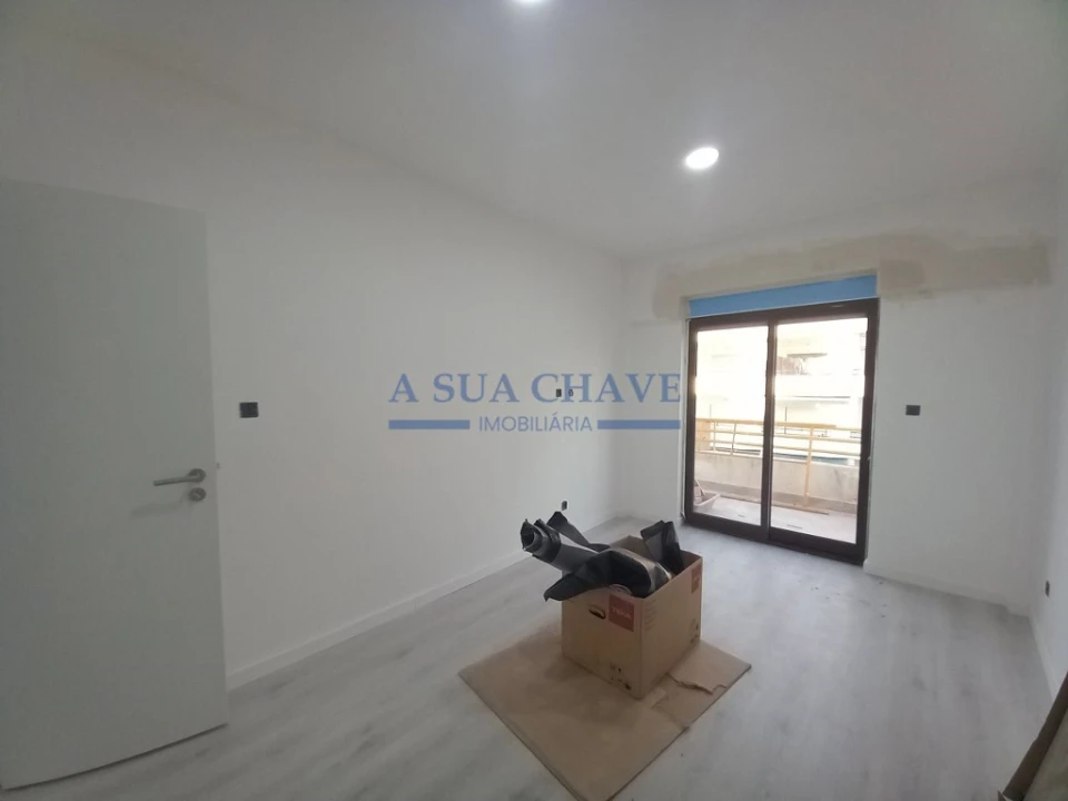 Apartamento T4 para Venda em Costa da Caparica Foto 18
