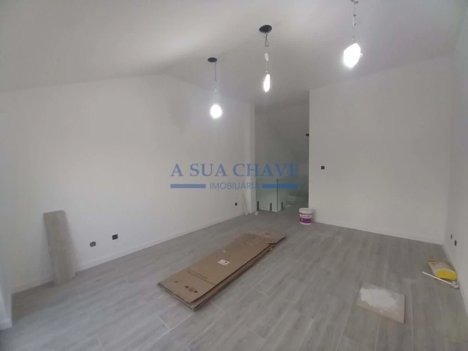 Apartamento T4 para Venda em Costa da Caparica Foto 43