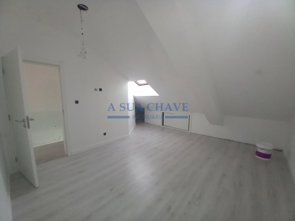 Apartamento T4 para Venda em Costa da Caparica Foto 30