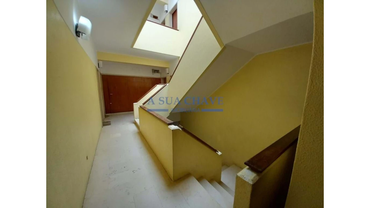 Apartamento T1 para Venda em Corroios Foto 17