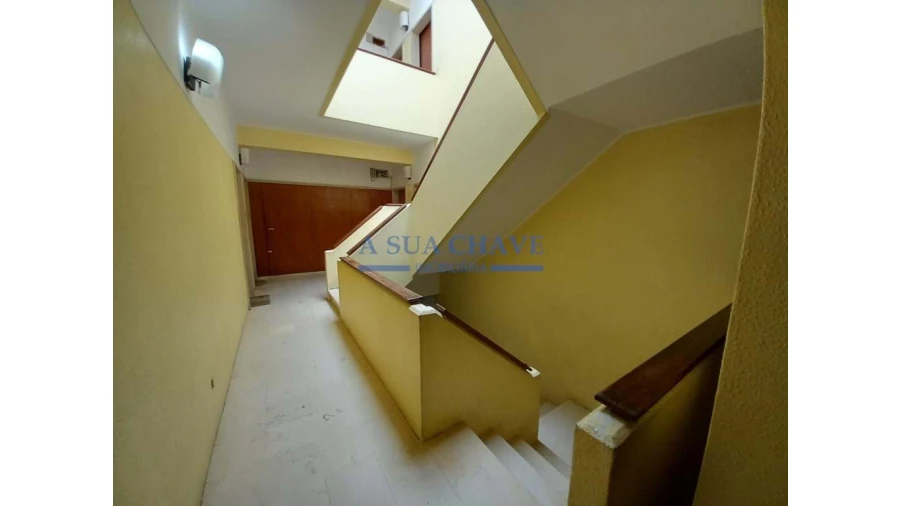 Apartamento T1 para Venda em Corroios Foto 17