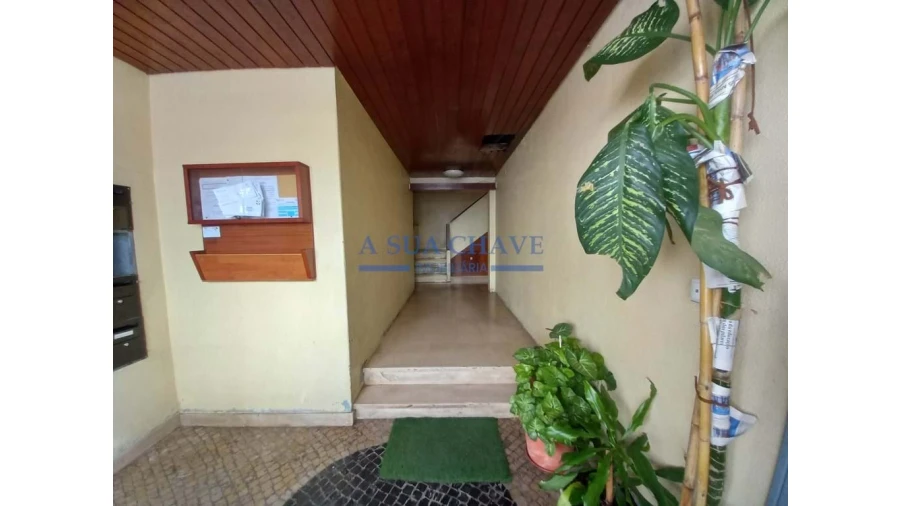 Apartamento T1 para Venda em Corroios Foto 2