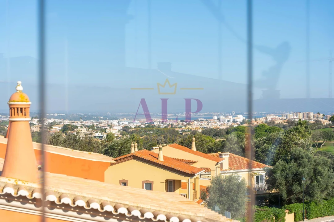 Moradia T3 para Venda em Lagos (São Sebastião e Santa Maria) Foto 1