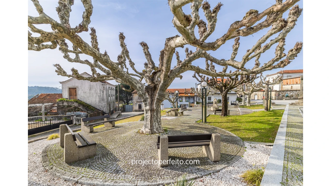 Moradia T8 para Venda em Escariz Foto 20