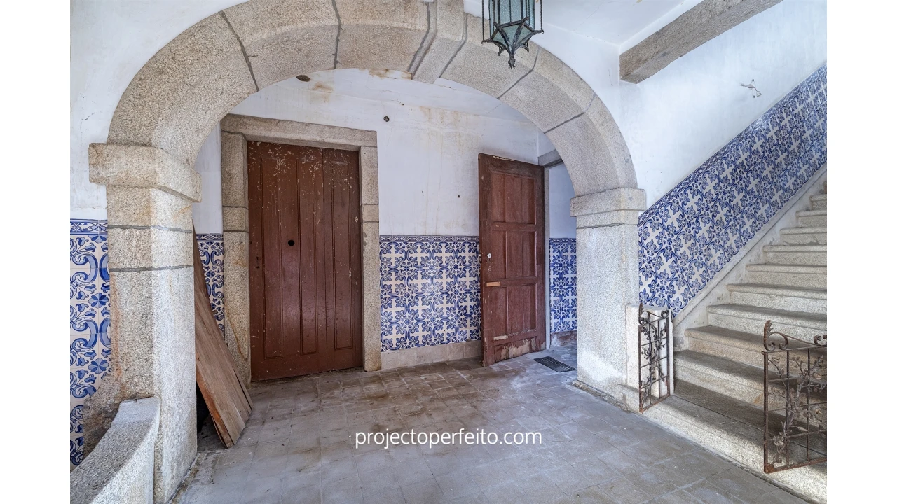 Moradia T8 para Venda em Escariz Foto 4