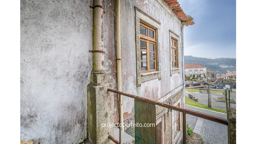 Moradia T8 para Venda em Escariz Foto 13