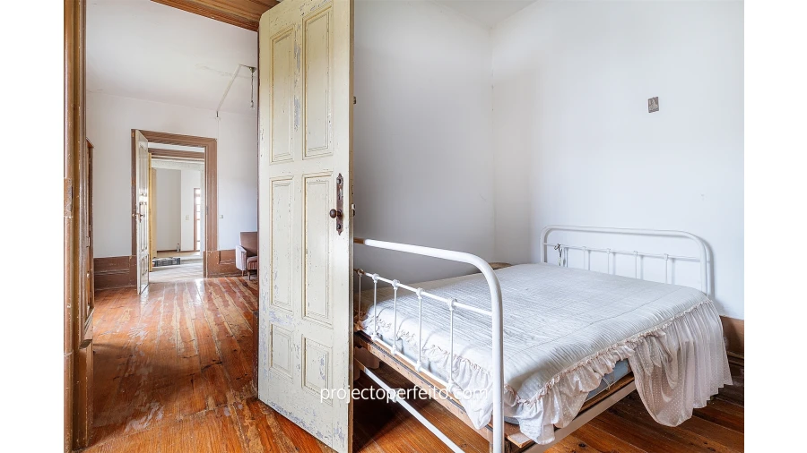 Moradia T8 para Venda em Escariz Foto 12