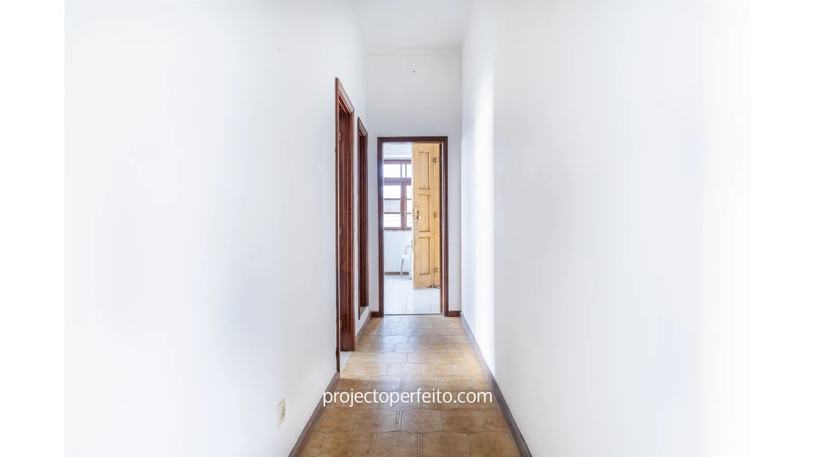 Moradia T8 para Venda em Escariz Foto 17