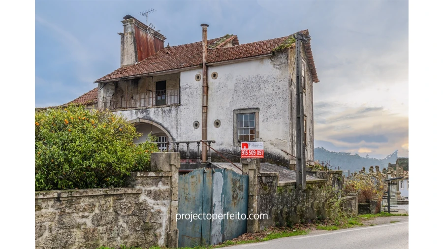 Moradia T8 para Venda em Escariz Foto 2