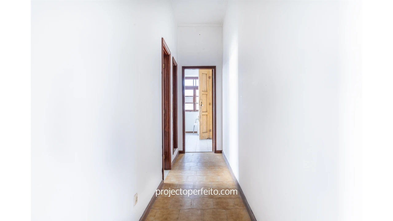 Moradia T8 para Venda em Escariz Foto 17