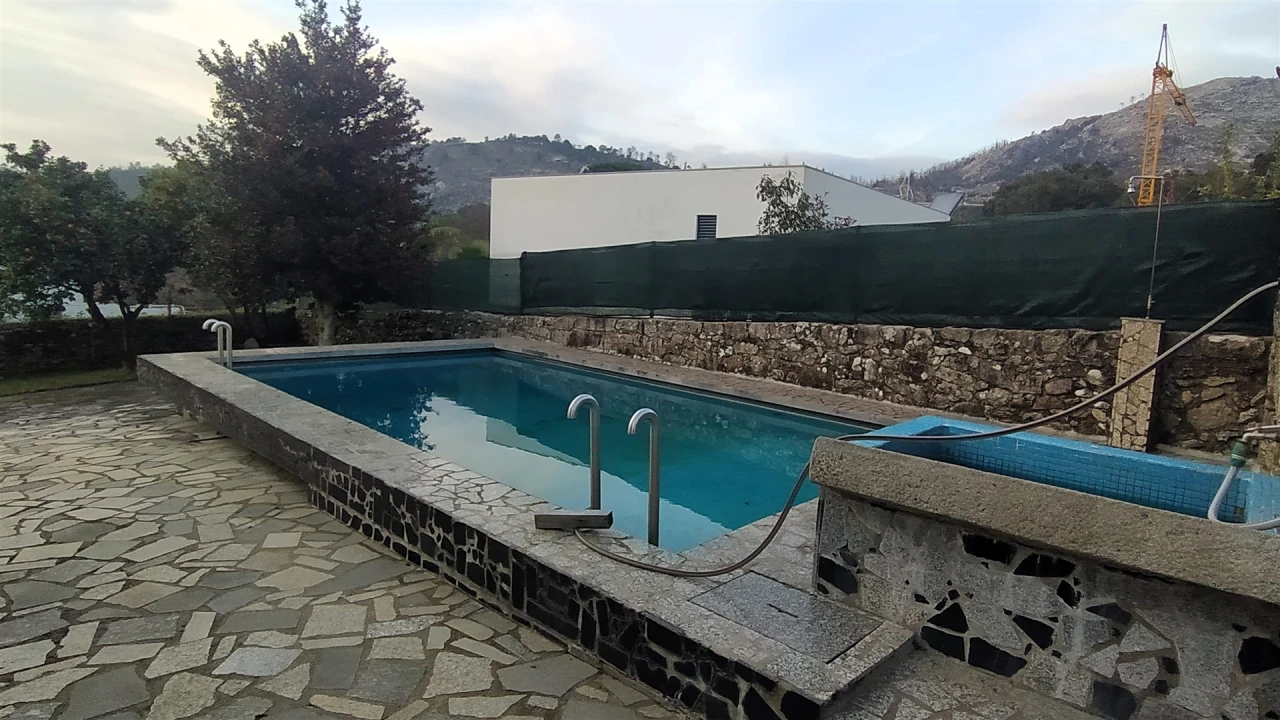 Moradia T7 para Venda em Vilar de Mouros Foto 2