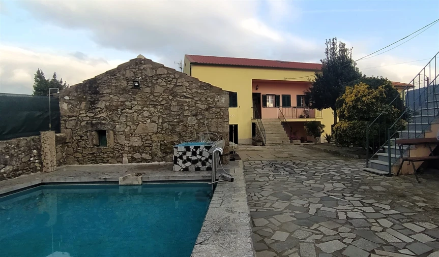 Moradia T7 para Venda em Vilar de Mouros