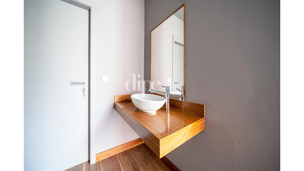 Loja para Venda em Urgezes Foto 8