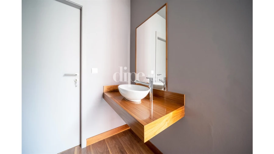 Loja para Venda em Urgezes Foto 8