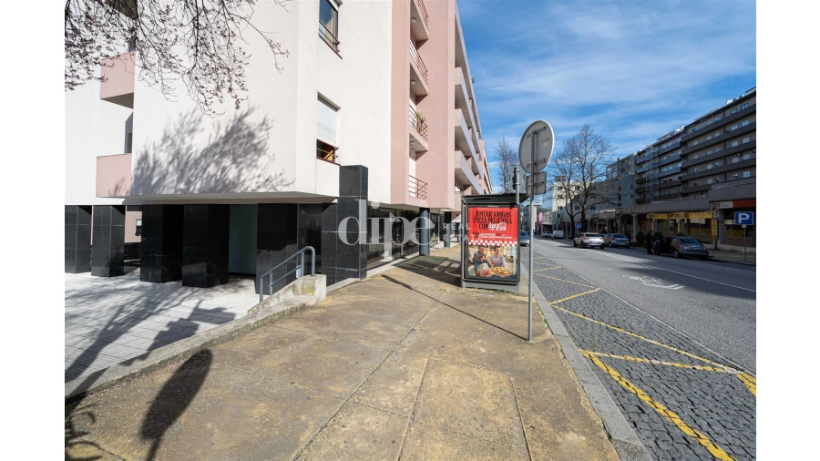 Loja para Venda em Urgezes Foto 1