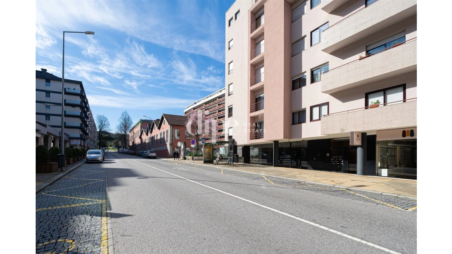 Loja para Venda em Urgezes Foto 11