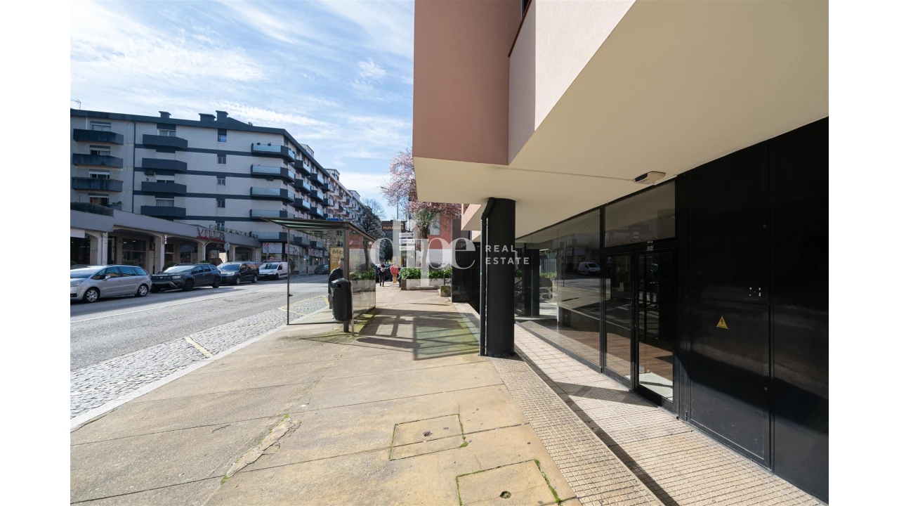 Loja para Venda em Urgezes Foto 12