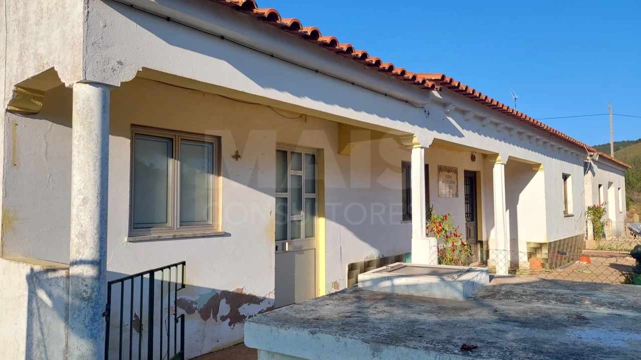 Moradia T5 para Venda em Santana da Serra Foto 7