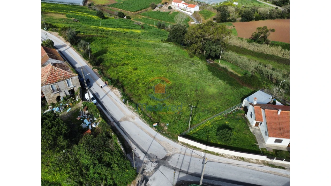 Terreno para Venda em Azueira e Sobral da Abelheira Foto 1