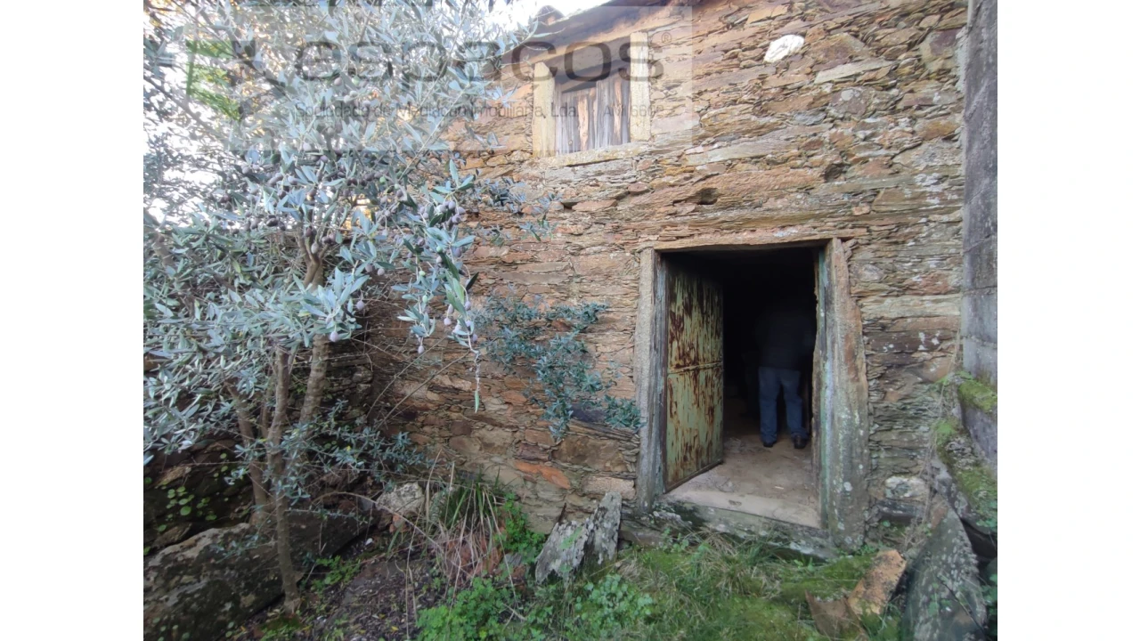 Moradia T1 para Venda em Sarzedas Foto 1