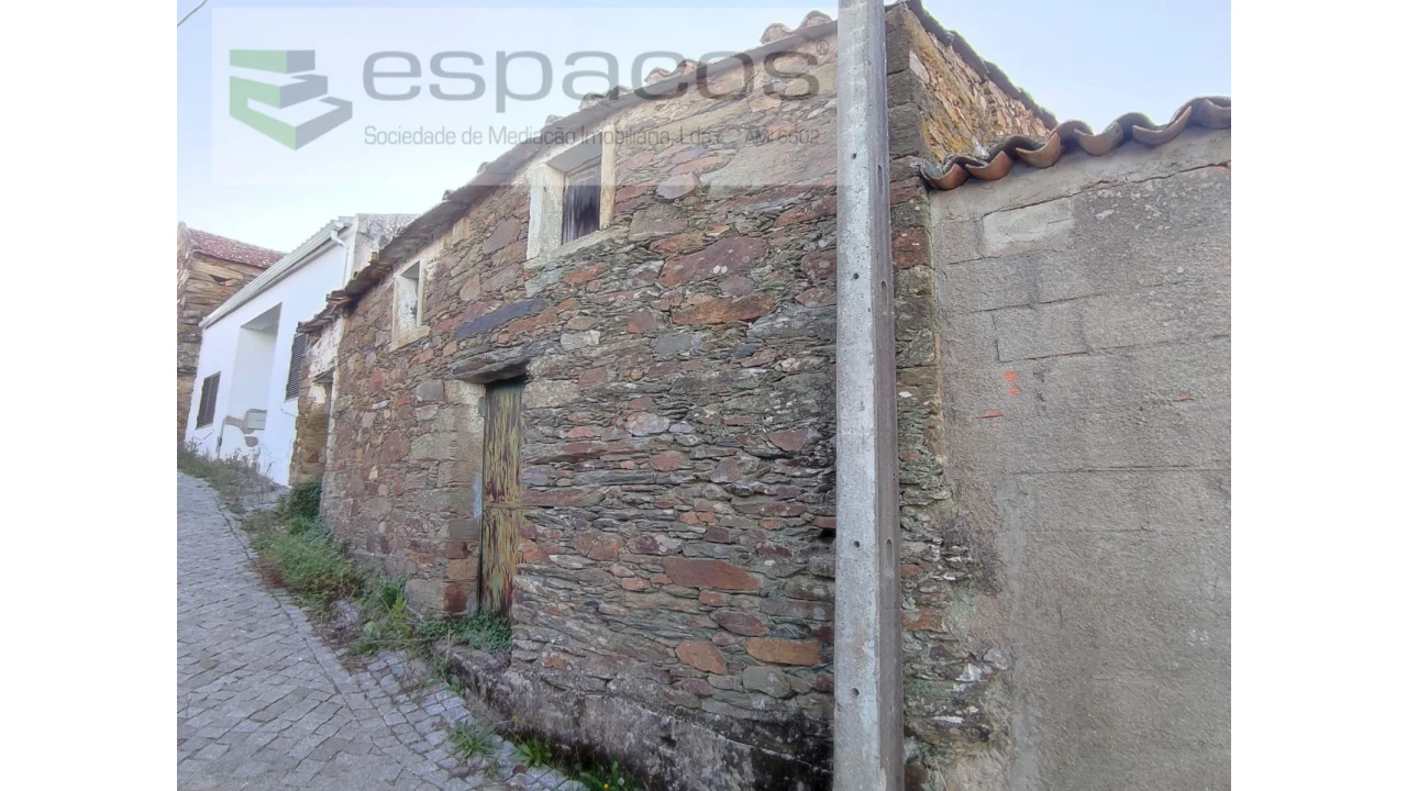 Moradia T1 para Venda em Sarzedas Foto 3