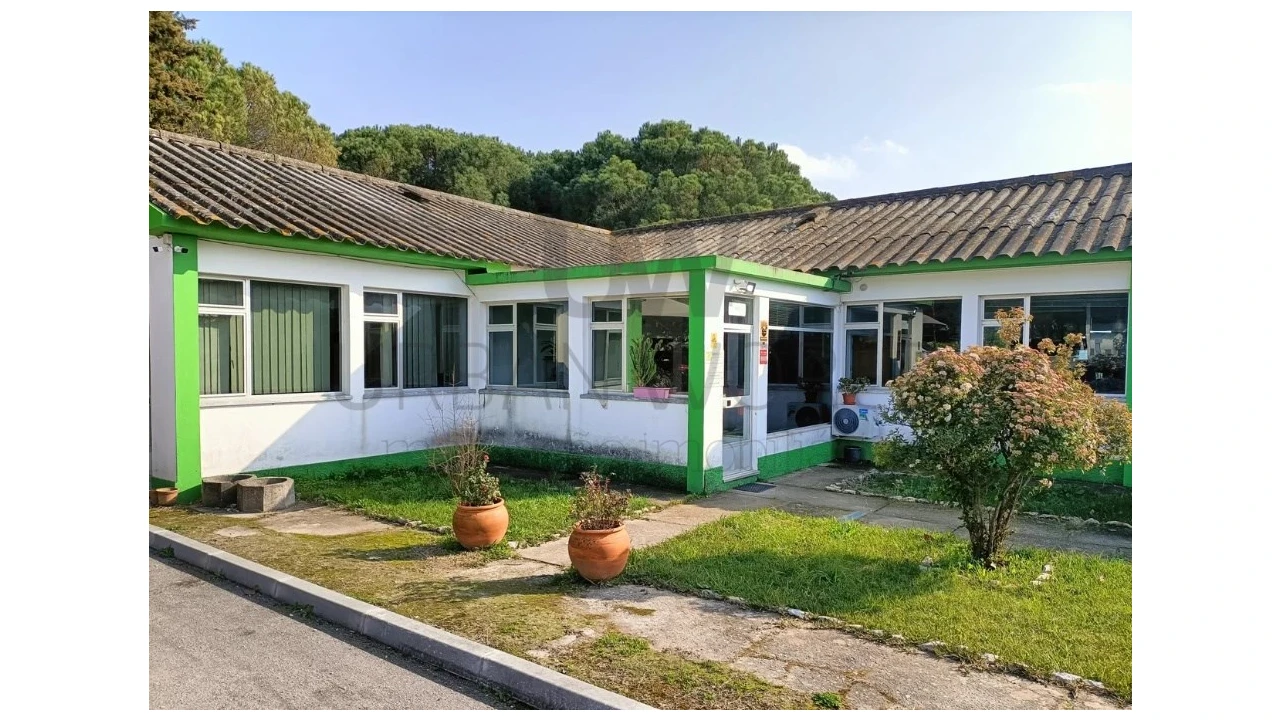 Armazém para Venda em Montalvo Foto 1