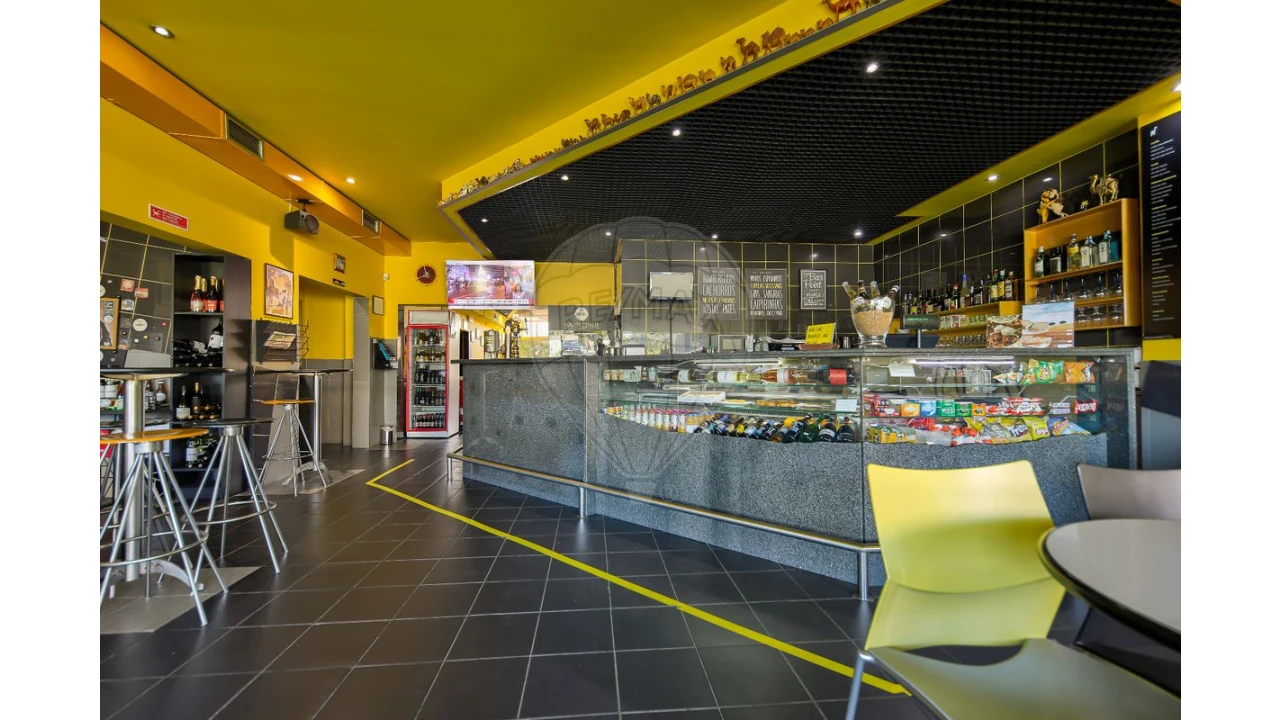 Negócio para Venda em Tamengos, Aguim e Óis do Bairro Foto 14