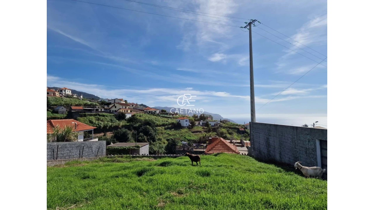 Terreno para Venda em Canhas Foto 1