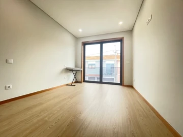 Moradia T3 para Venda em Madalena
