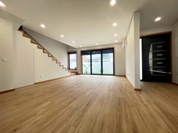 Moradia T3 para Venda em Madalena