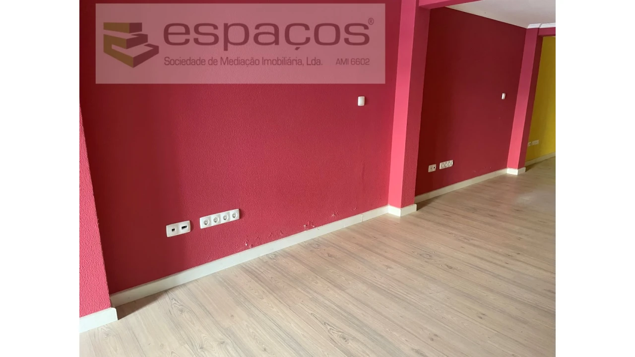 Loja para Venda em Corroios Foto 6