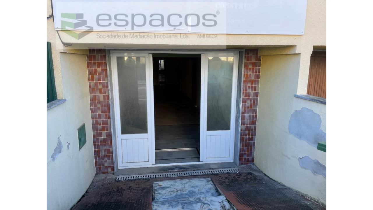 Loja para Venda em Corroios Foto 1