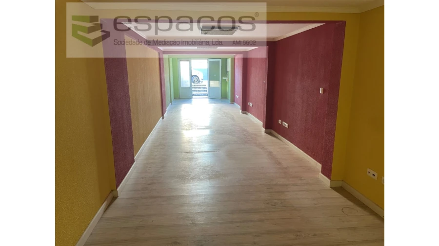 Loja para Venda em Corroios Foto 3