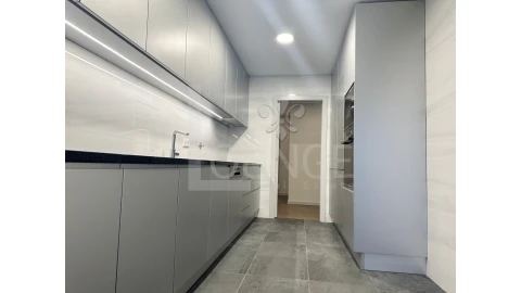 Apartamento T3 para Venda em Cedofeita, Santo Ildefonso, Sé, Miragaia, São Nicolau e Vitória