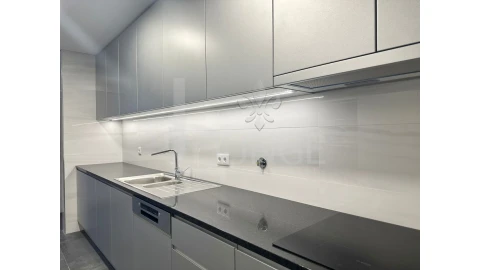 Apartamento T3 para Venda em Cedofeita, Santo Ildefonso, Sé, Miragaia, São Nicolau e Vitória