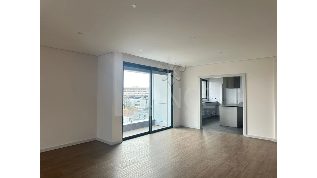Apartamento T4 para Venda em Cedofeita, Santo Ildefonso, Sé, Miragaia, São Nicolau e Vitória Foto 3