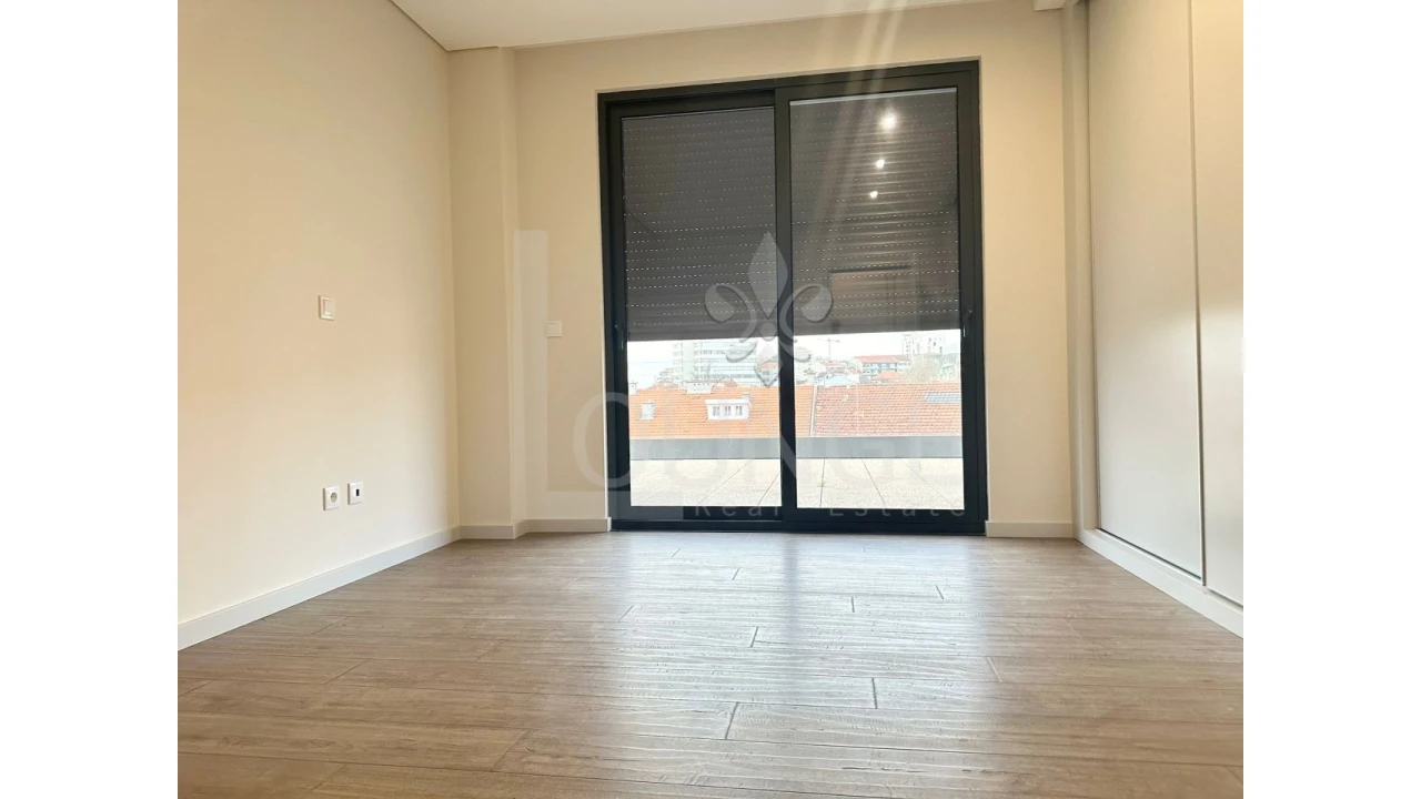 Apartamento T4 para Venda em Cedofeita, Santo Ildefonso, Sé, Miragaia, São Nicolau e Vitória Foto 10