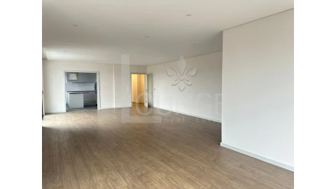Apartamento T4 para Venda em Cedofeita, Santo Ildefonso, Sé, Miragaia, São Nicolau e Vitória